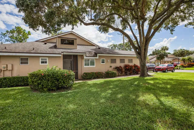 $399,999 | 6827 Fountains Circle, Lake Worth, FL 33467
