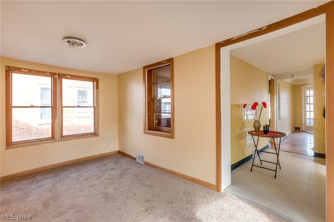 1024 South Green Road Cleveland, OH 44121 - Photo 14 of 28 Dining room...