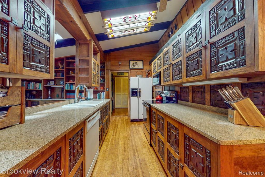 5810 Cobb Creek Road Rochester, MI 48306 - Photo 13 of 58