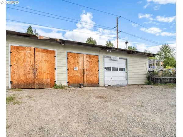 $165,000 | Shop Next To1590 Ivy, Junction City, OR 97448