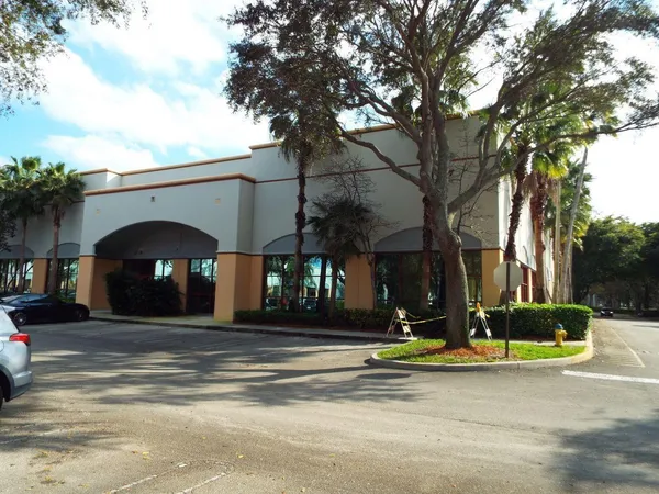 $17 | 3002 North Commerce Parkway, Miramar, FL 33025