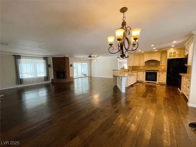 $4,995 | 5328 South Topaz Street, Las Vegas, NV 89120