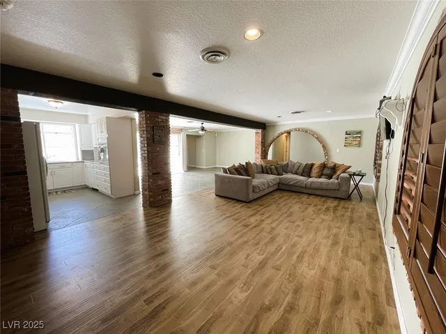 $4,995 | 5328 South Topaz Street, Las Vegas, NV 89120