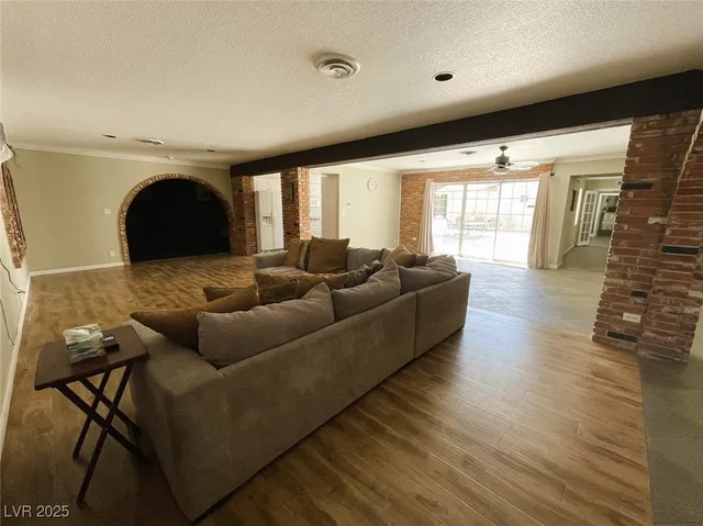 $4,995 | 5328 South Topaz Street, Las Vegas, NV 89120