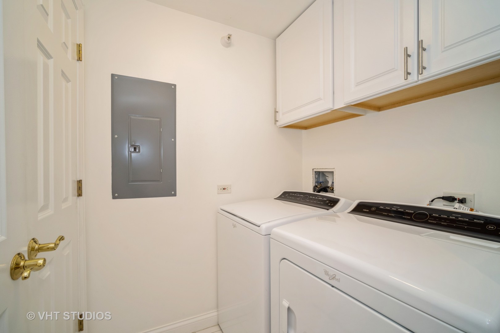 2365 Waukegan Road, Unit 3D Northbrook, IL 60062 - Photo 12 of 21 a utility room with dryer and washer