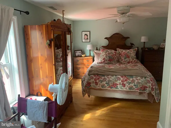 $2,050,000 | 18646 Airport Drive, Melfa, VA 23410