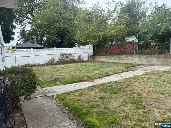 $699,999 | 344 10th Street, Carlstadt, NJ 07072