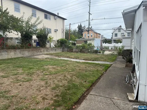 $699,999 | 344 10th Street, Carlstadt, NJ 07072