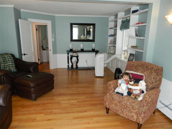 28 Loris Road Peabody, MA 01960 - Photo 3 of 12 Gallery Image 3