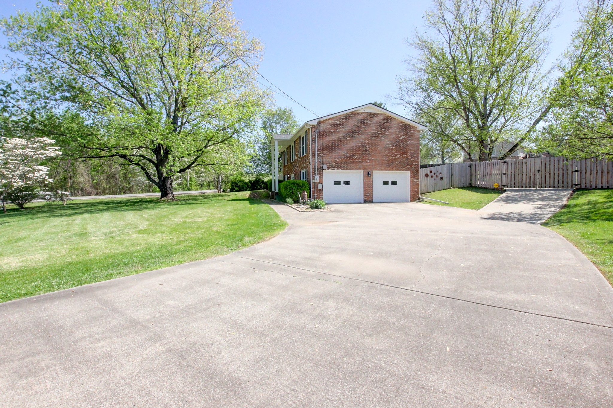 3060 Trough Springs Road Clarksville, TN 37043 - Photo 4 of 70 Gallery Image 4