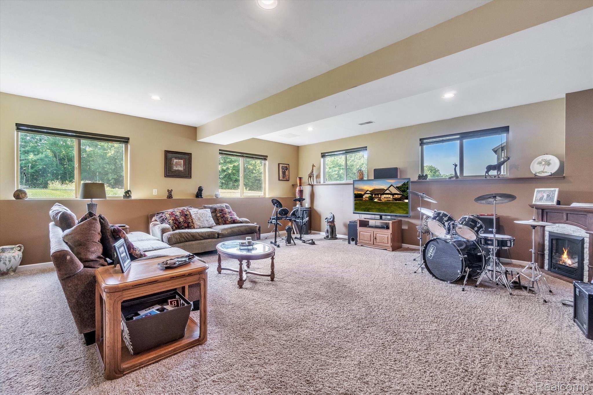 2132 South Oak Road Davison, MI 48423 - Photo 38 of 55 38-2132-S-Oak-Rd-WindowStill-Real-Estate-Photography-38.jpg