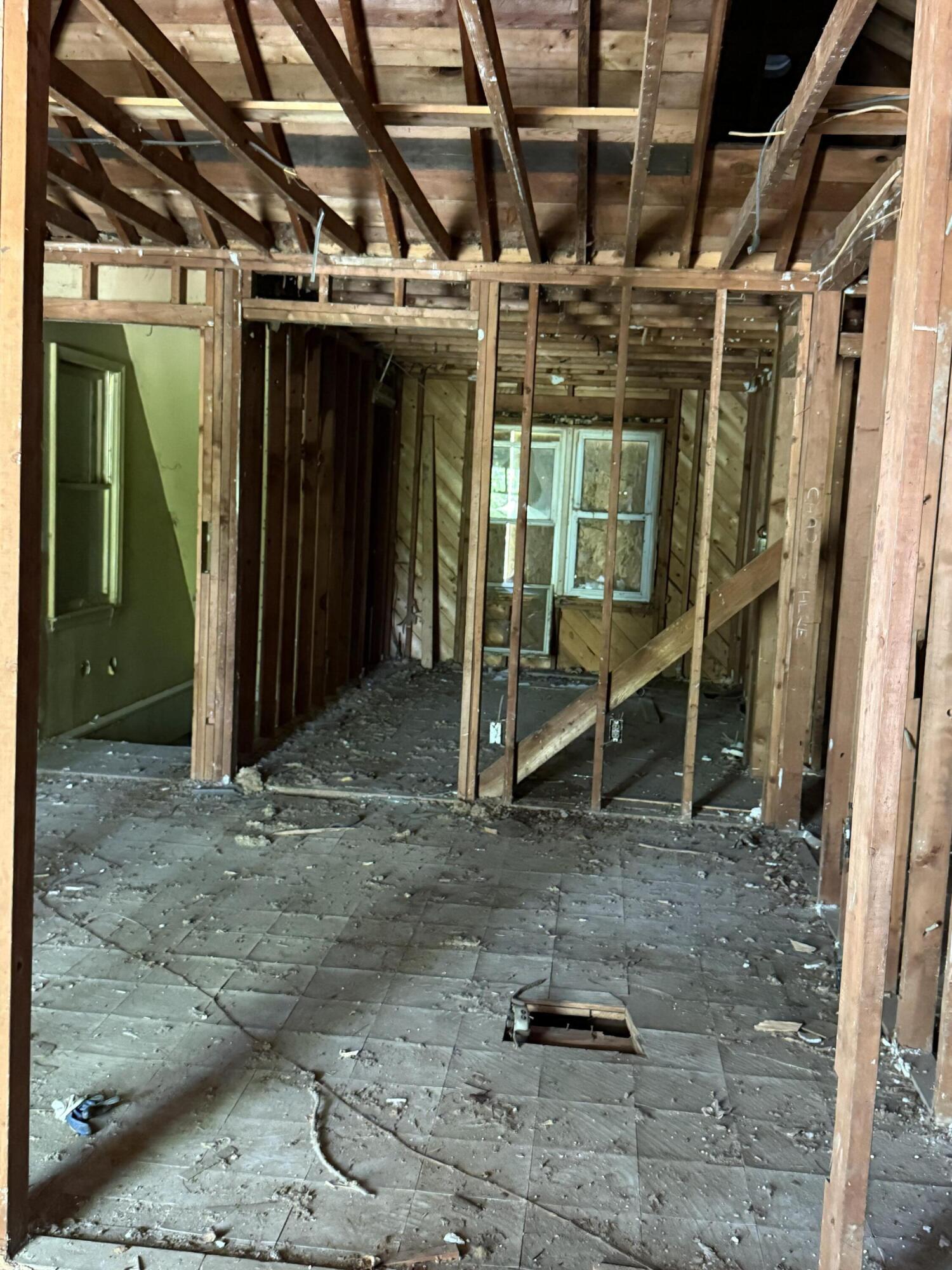 11108 Silver Lake Road South Lyon, MI 48178 - Photo 27 of 31 Main Floor