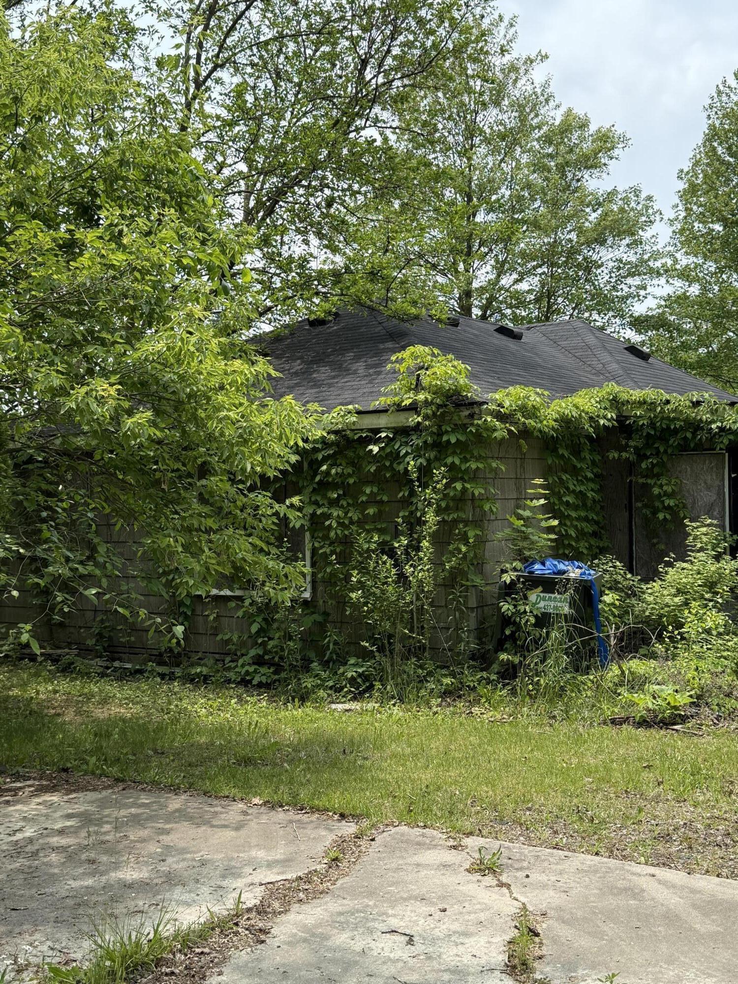11108 Silver Lake Road South Lyon, MI 48178 - Photo 7 of 31 IMG_1747