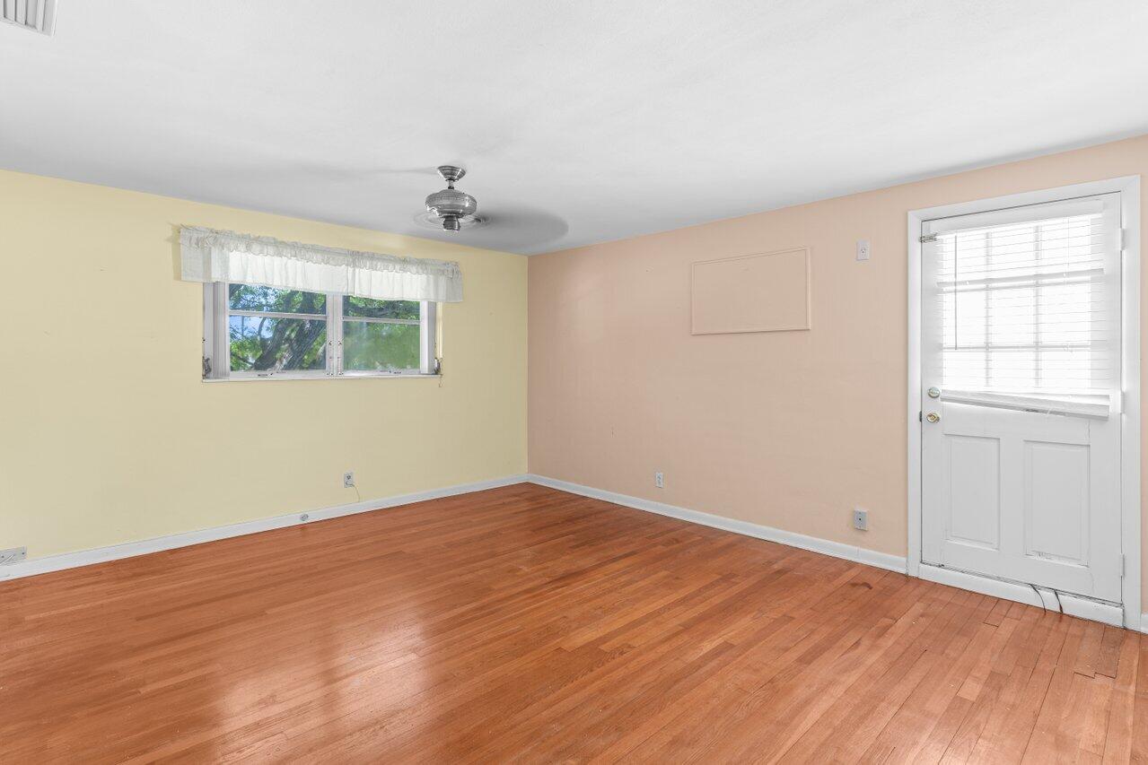 7 Willow Road Tequesta, FL 33469 - Photo 16 of 37 018-7WillowRoad-Jupiter-FL-33469-SMALL