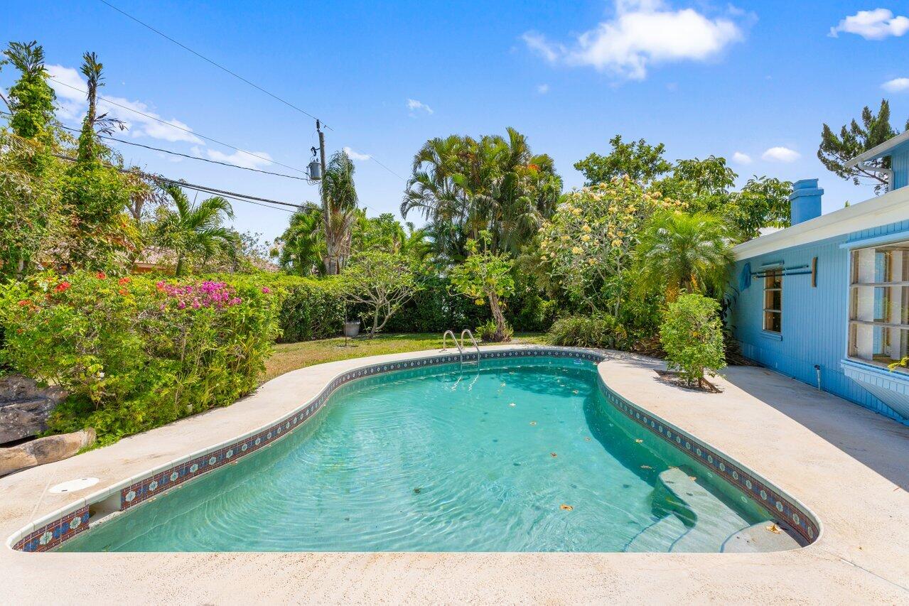 7 Willow Road Tequesta, FL 33469 - Photo 25 of 37 026-7WillowRoad-Jupiter-FL-33469-SMALL