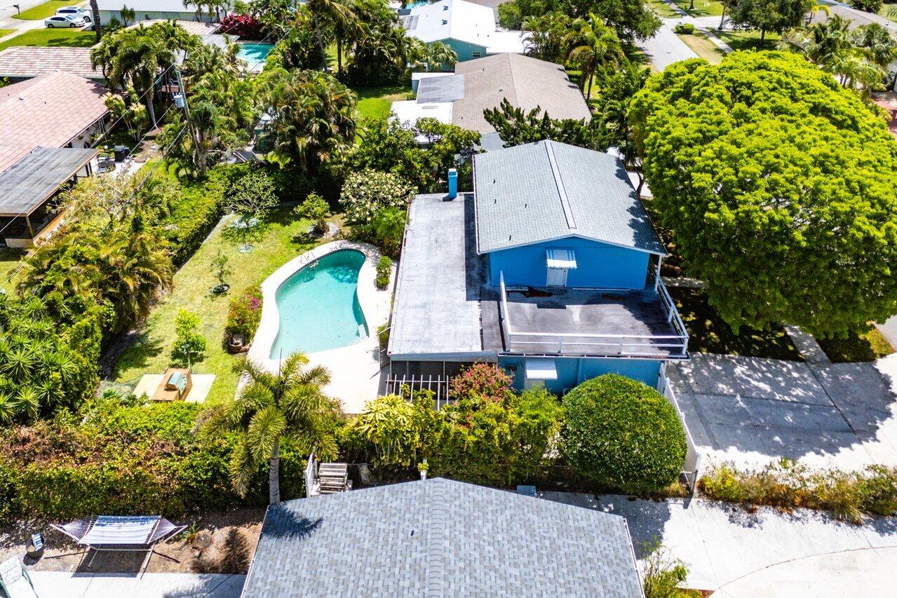 7 Willow Road Tequesta, FL 33469 - Photo 31 of 37 034-7WillowRoad-Jupiter-FL-33469-SMALL