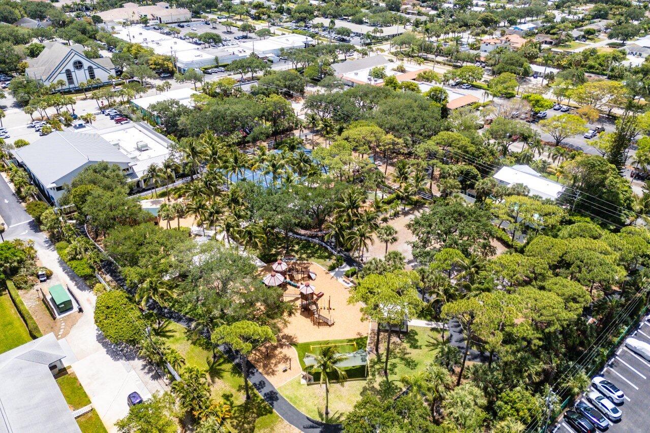 7 Willow Road Tequesta, FL 33469 - Photo 34 of 37 038-7WillowRoad-Jupiter-FL-33469-SMALL