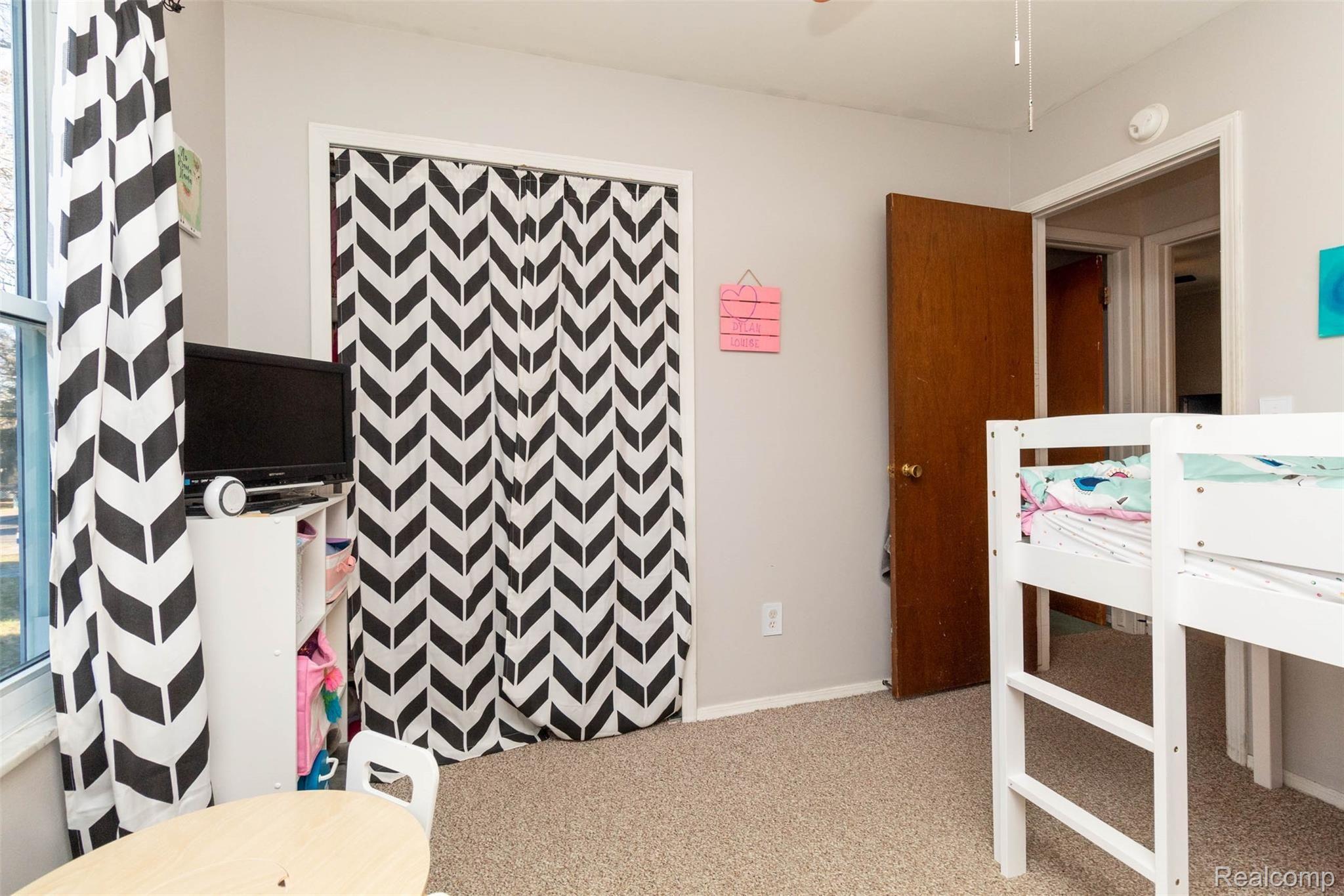 963 Parallel Street Fenton, MI 48430 - Photo 18 of 31 Bedroom 2