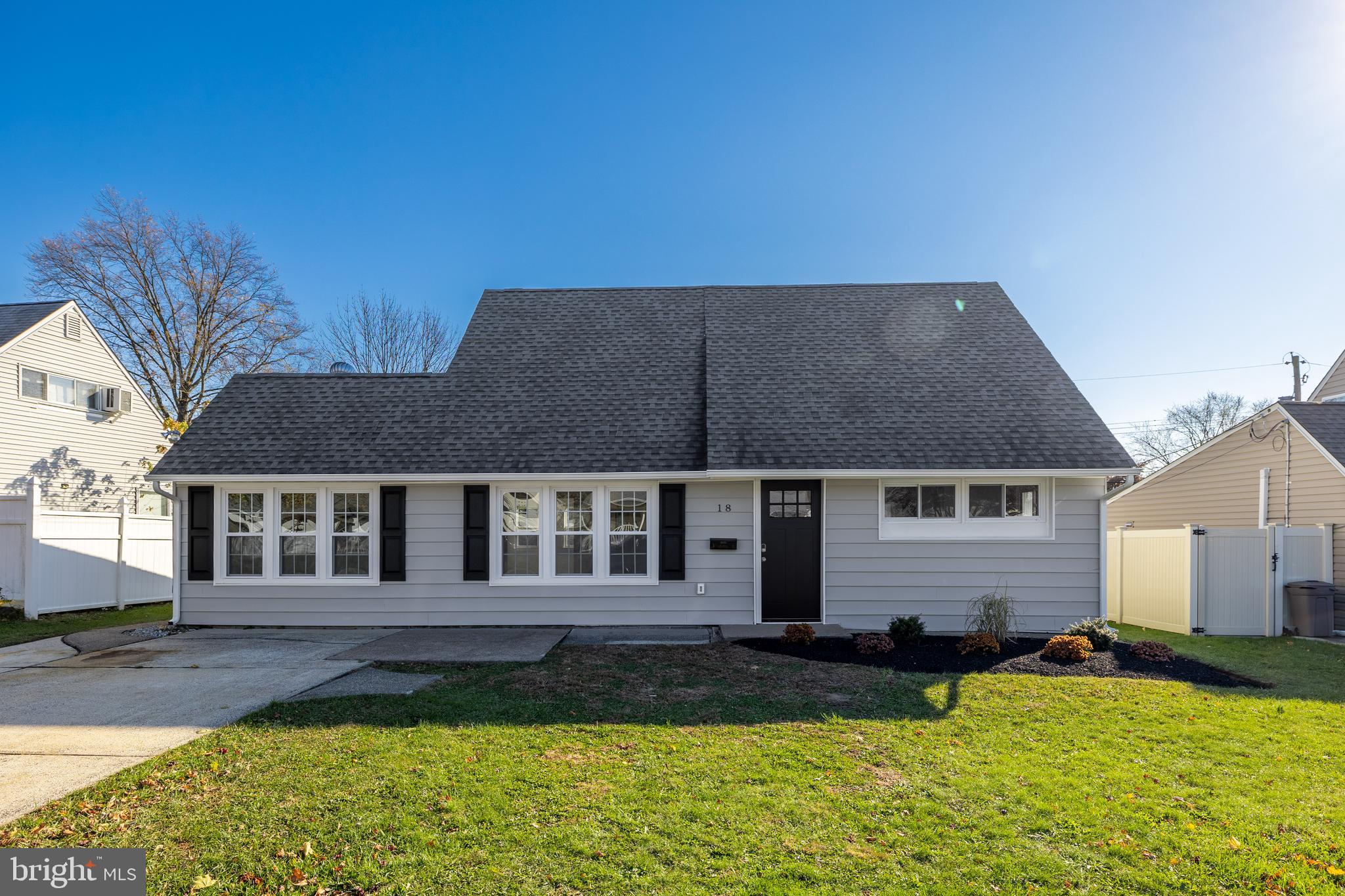 18 Viewpoint Lane Levittown, PA 19054 - Photo 2 of 30