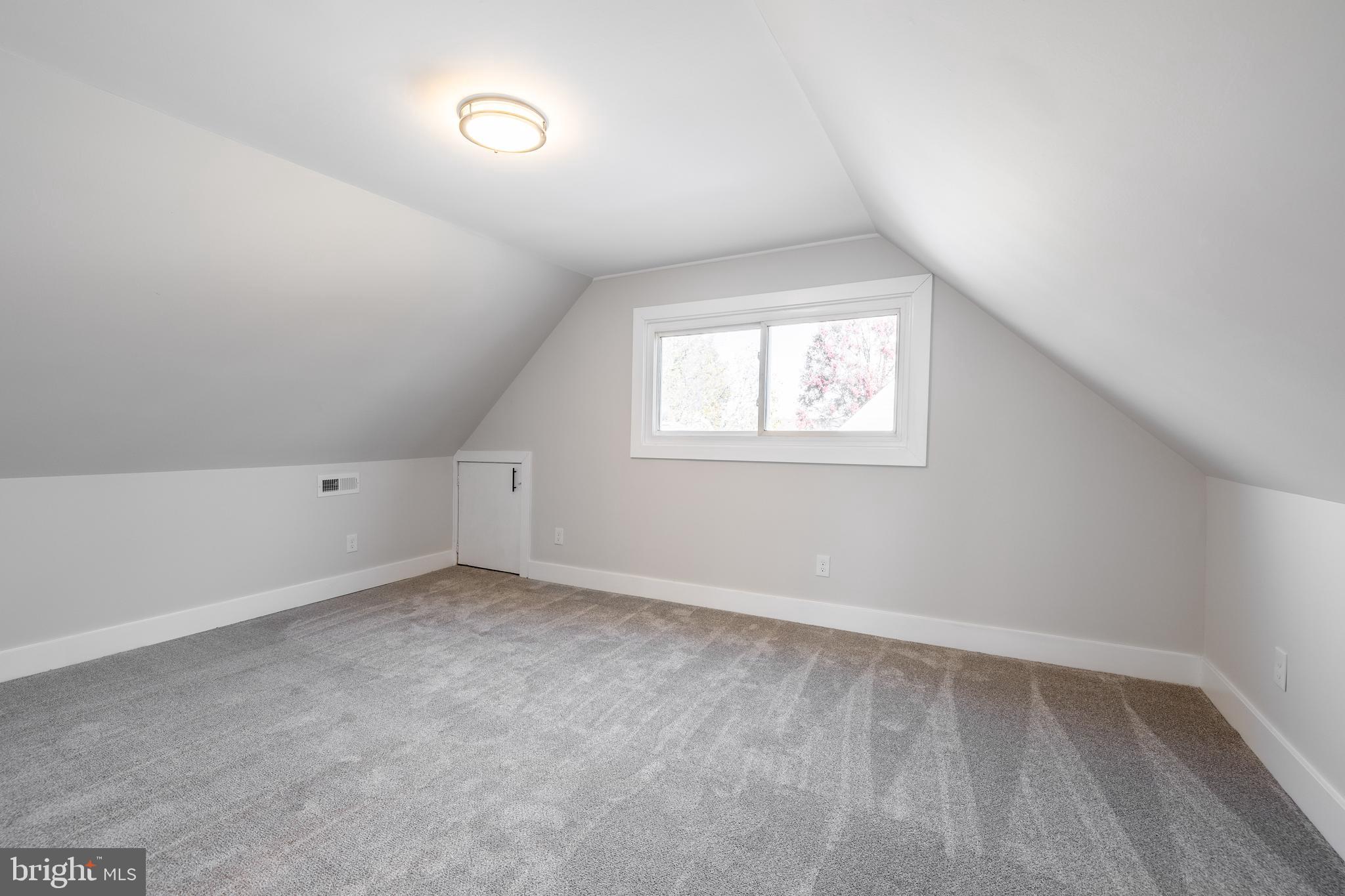 18 Viewpoint Lane Levittown, PA 19054 - Photo 22 of 30