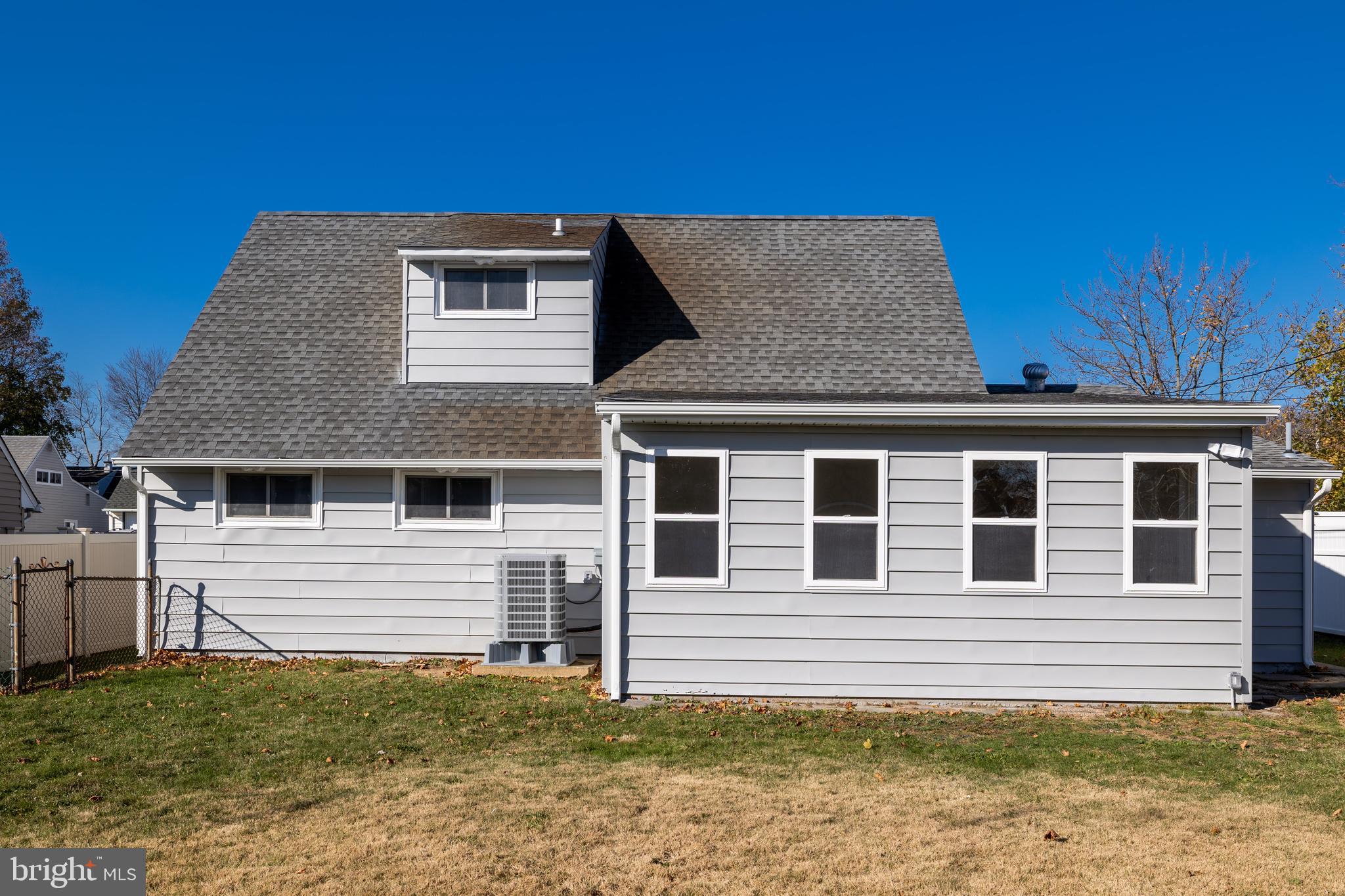 18 Viewpoint Lane Levittown, PA 19054 - Photo 27 of 30