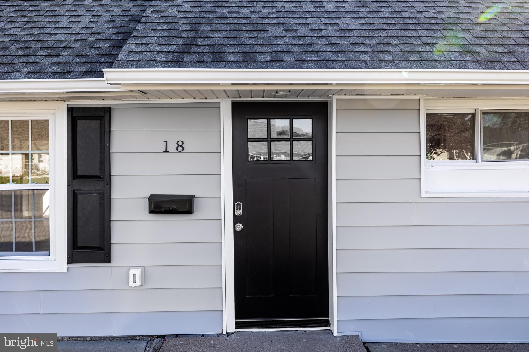 18 Viewpoint Lane Levittown, PA 19054 - Photo 3 of 30