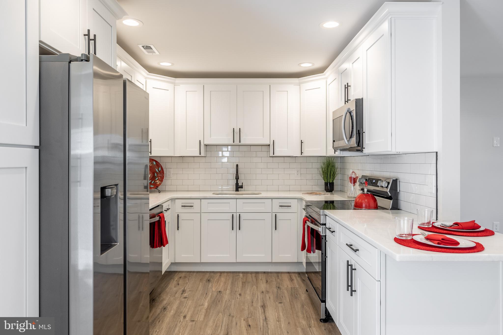 18 Viewpoint Lane Levittown, PA 19054 - Photo 4 of 30