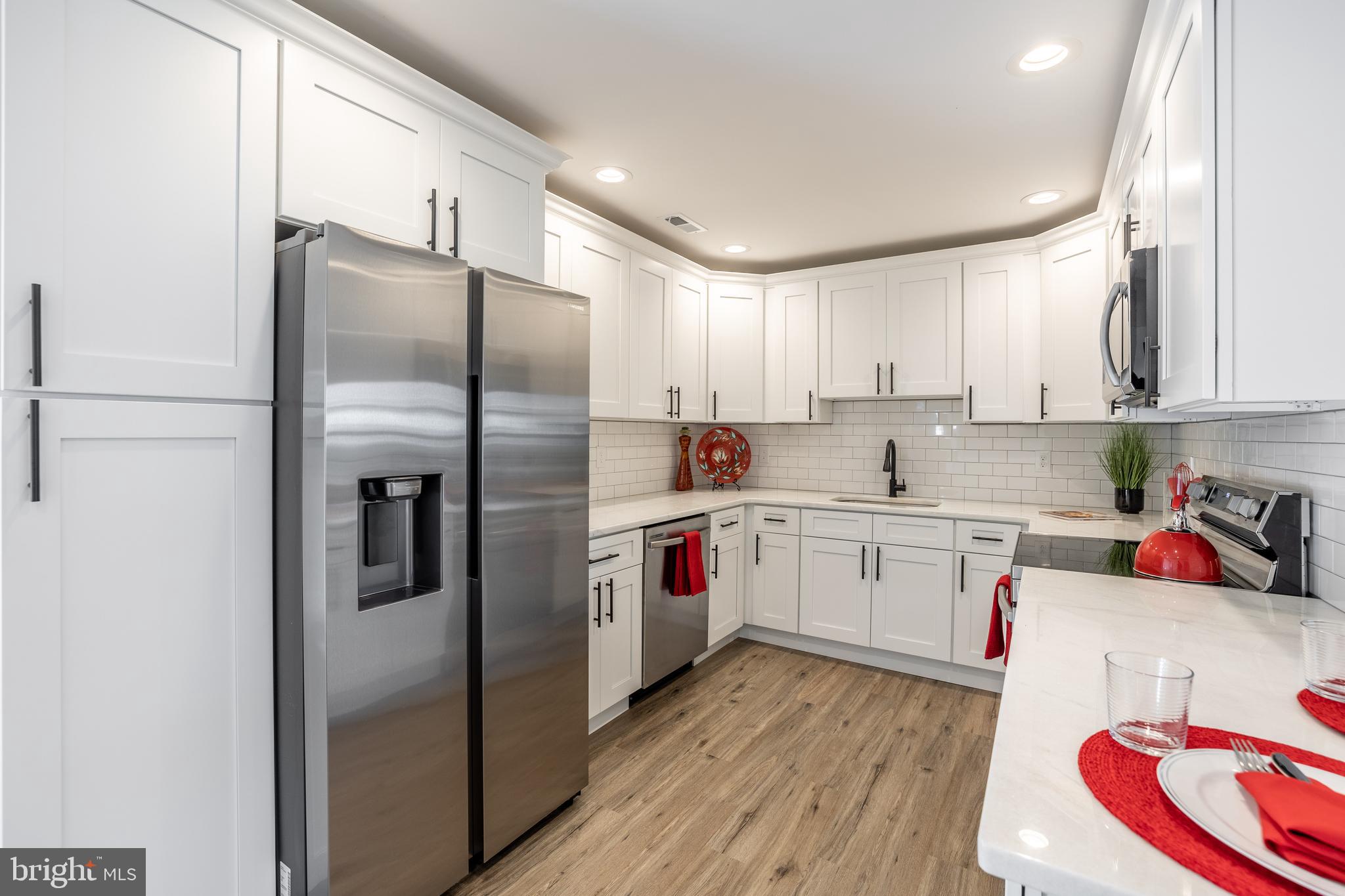 18 Viewpoint Lane Levittown, PA 19054 - Photo 6 of 30