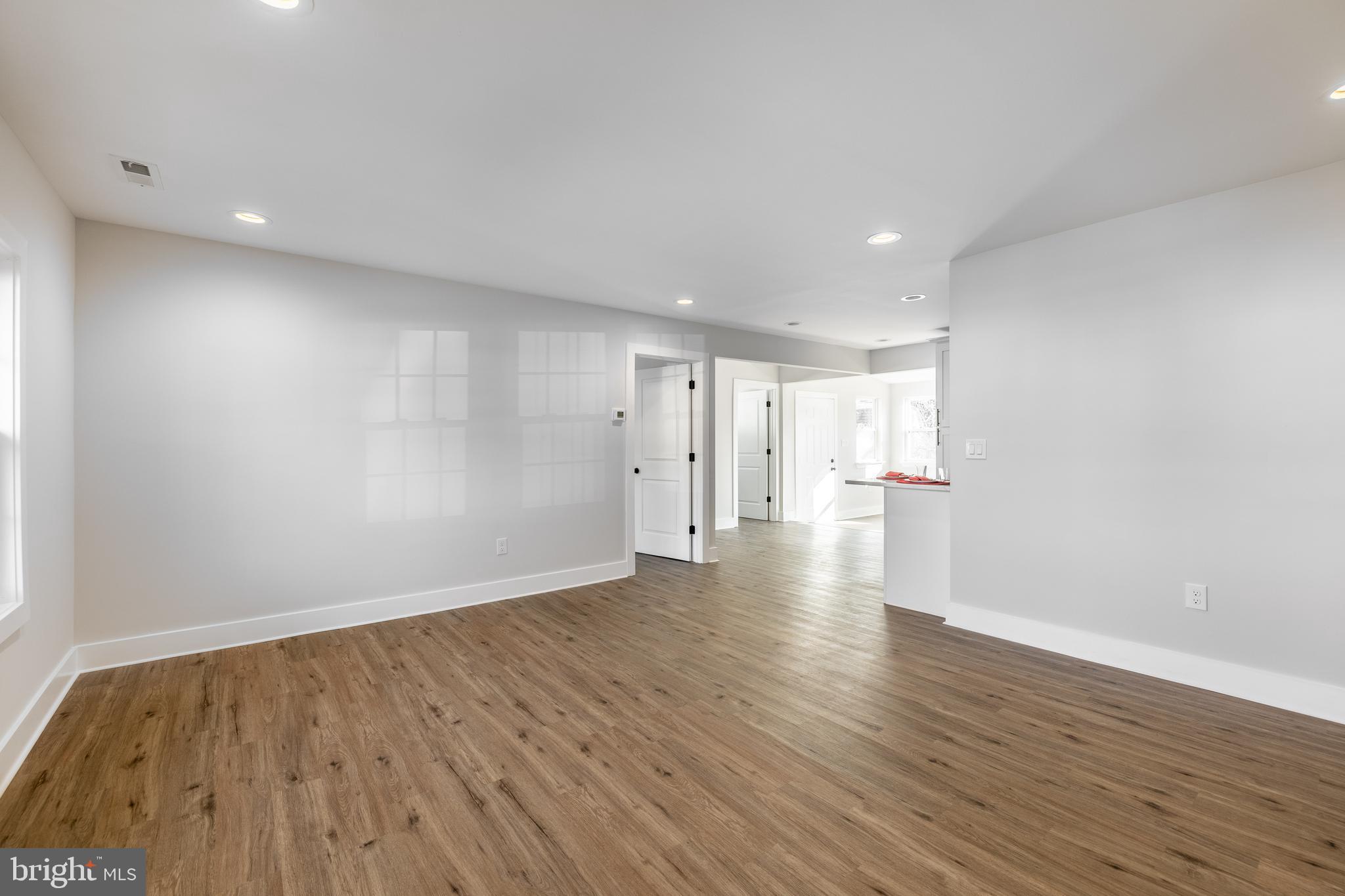 18 Viewpoint Lane Levittown, PA 19054 - Photo 8 of 30