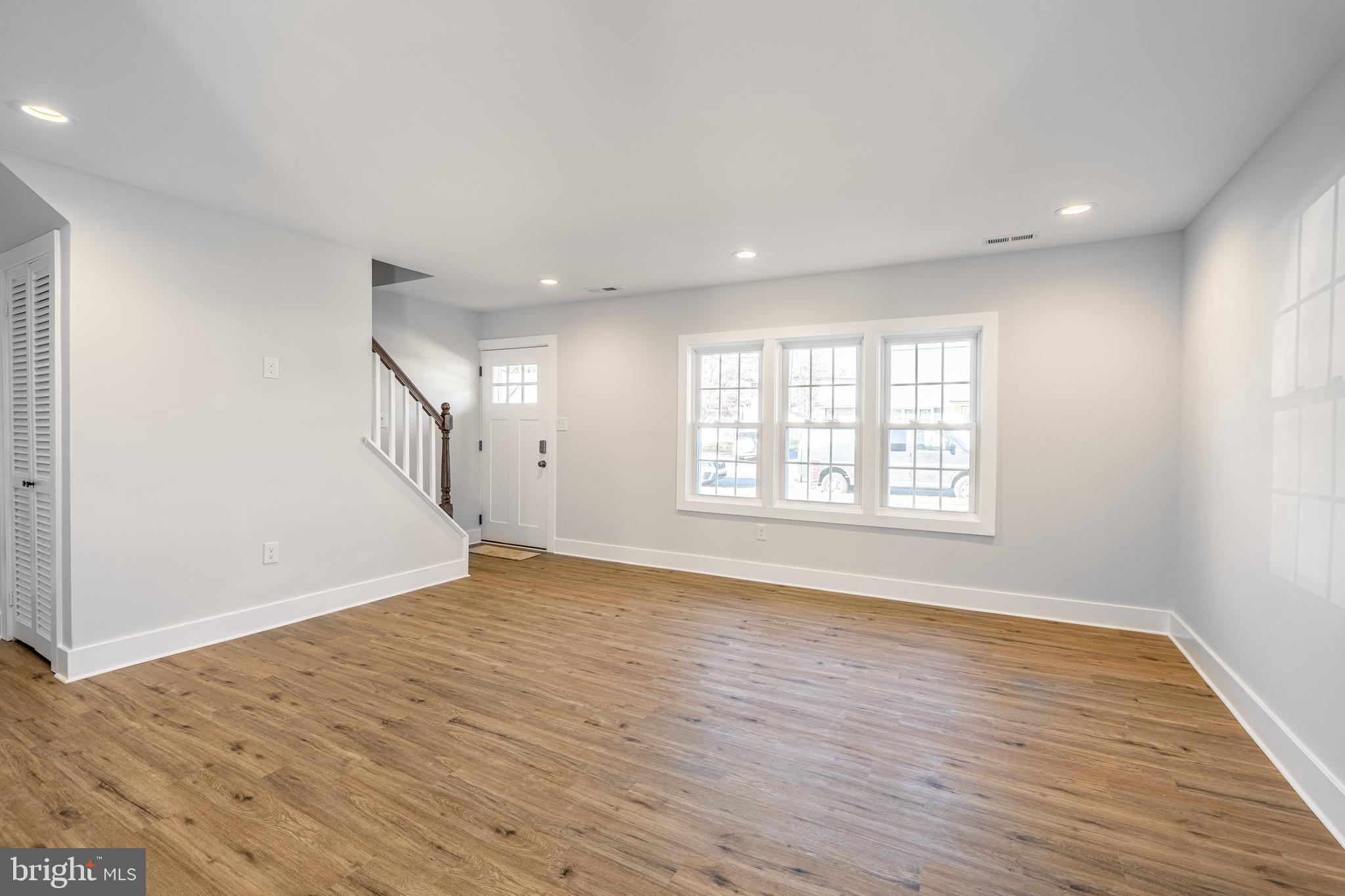 18 Viewpoint Lane Levittown, PA 19054 - Photo 9 of 30