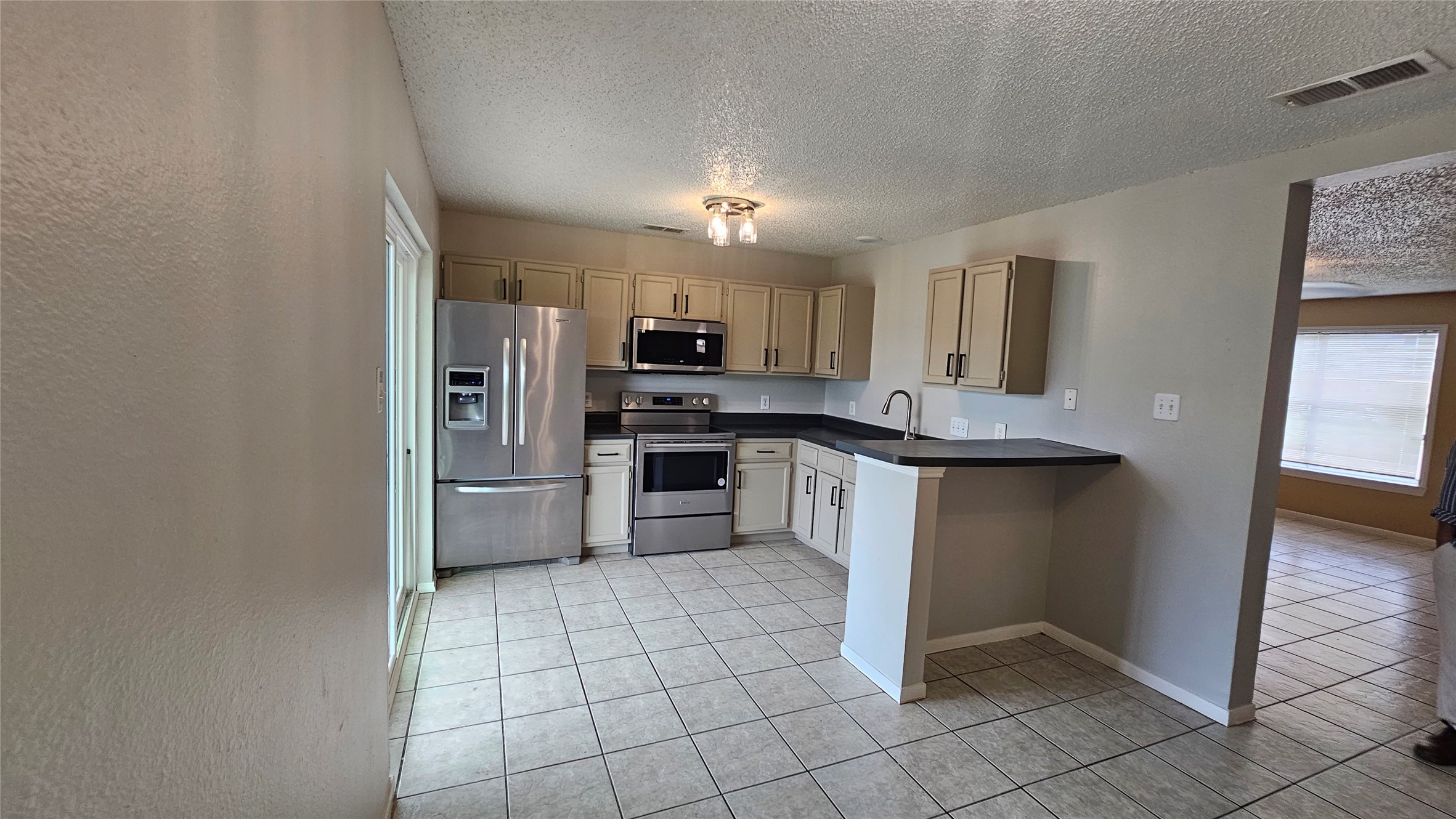 7704 Sign Street Houston, TX 77489 - Photo 11 of 27