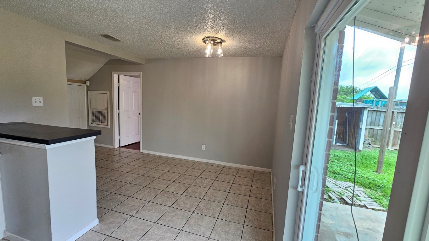 7704 Sign Street Houston, TX 77489 - Photo 12 of 27