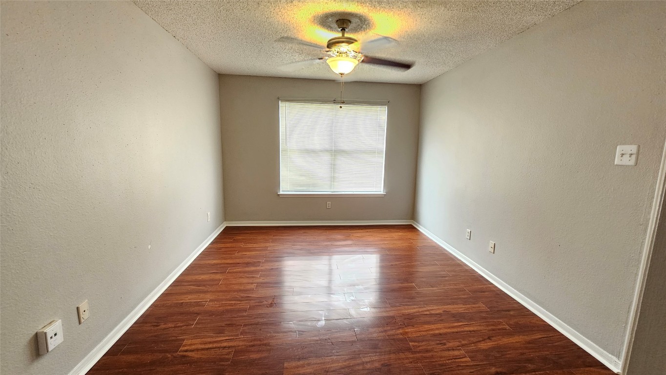 7704 Sign Street Houston, TX 77489 - Photo 13 of 27