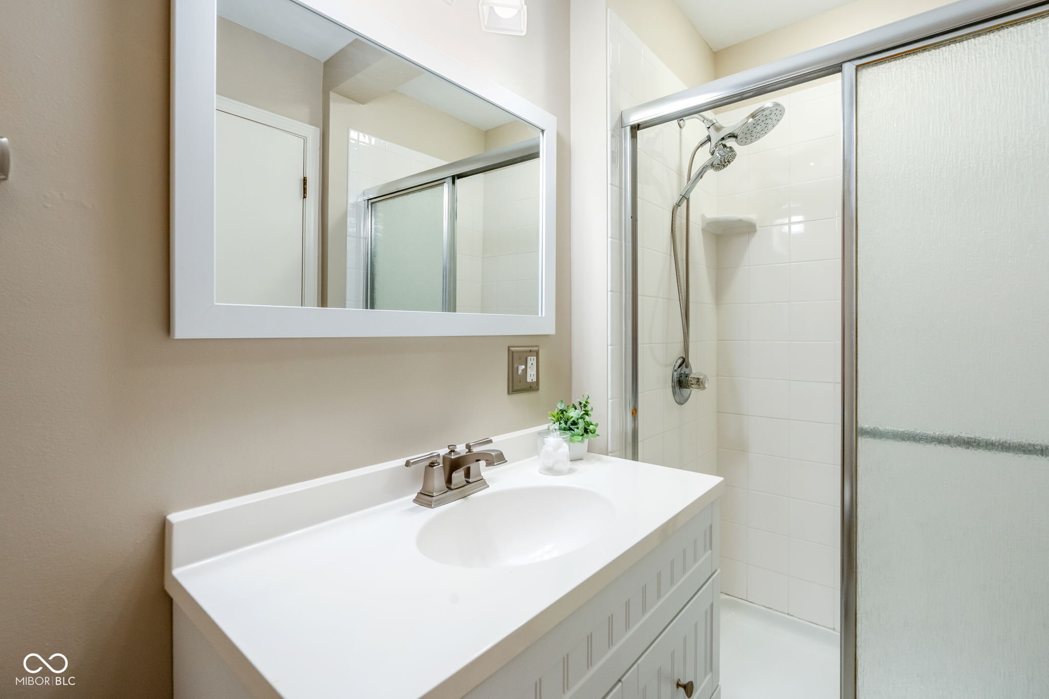 12427 Charing Cross Road Carmel, IN 46033 - Photo 15 of 32