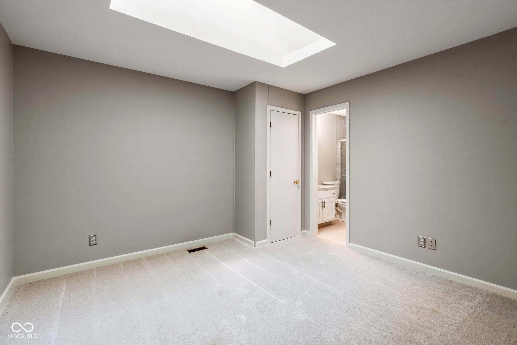 12427 Charing Cross Road Carmel, IN 46033 - Photo 21 of 32