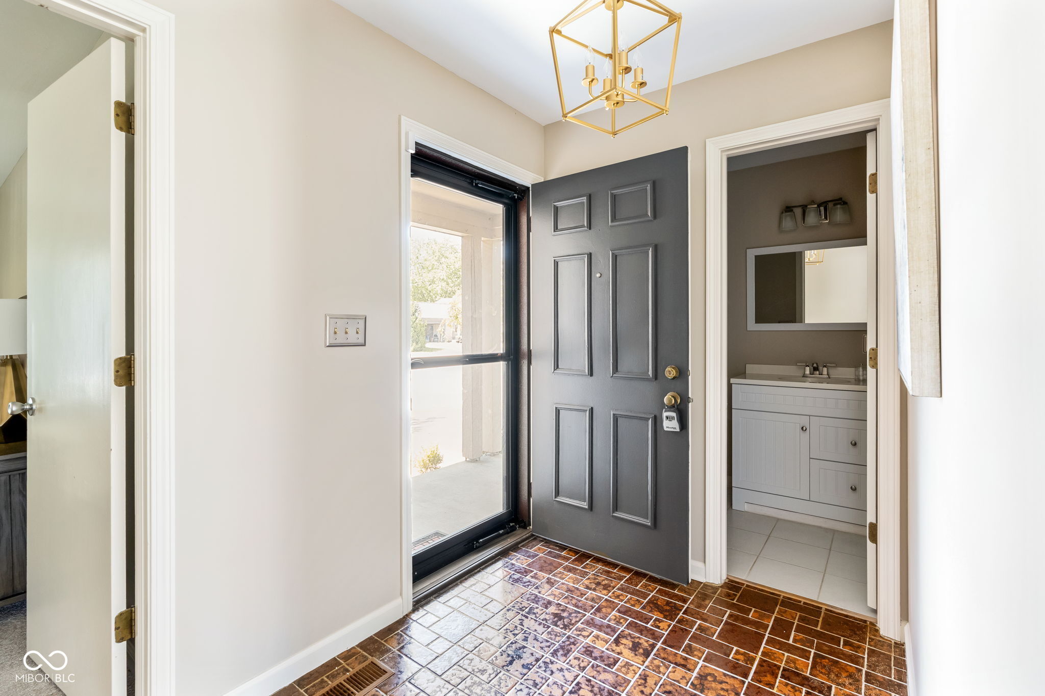 12427 Charing Cross Road Carmel, IN 46033 - Photo 4 of 32