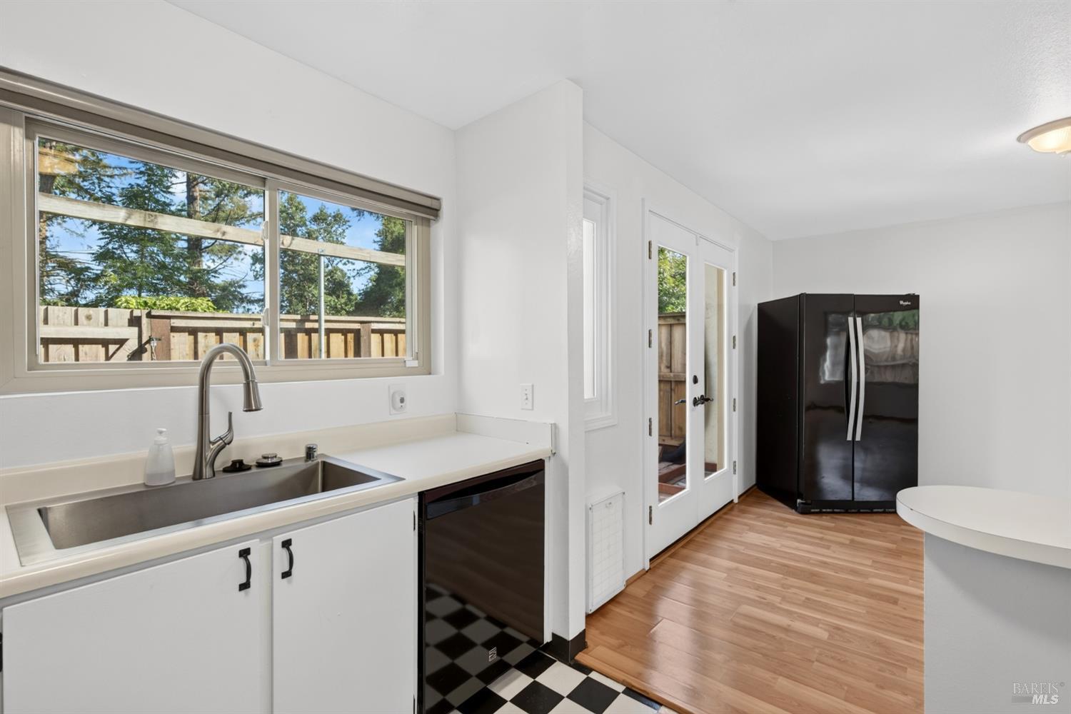 1713 Las Pravadas Court Santa Rosa, CA 95409 - Photo 4 of 32