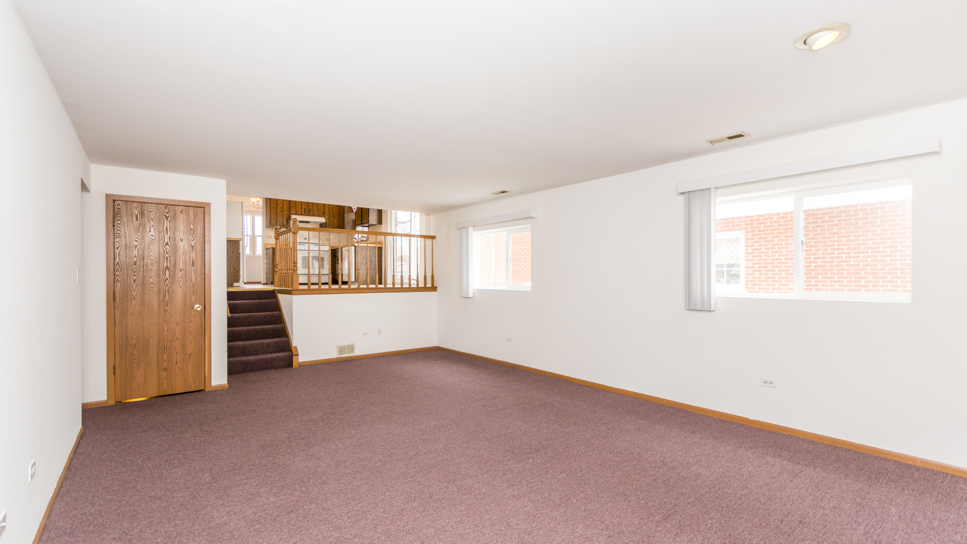 10205 South Springfield Avenue Chicago, IL 60655 - Photo 21 of 34 an empty room with windows