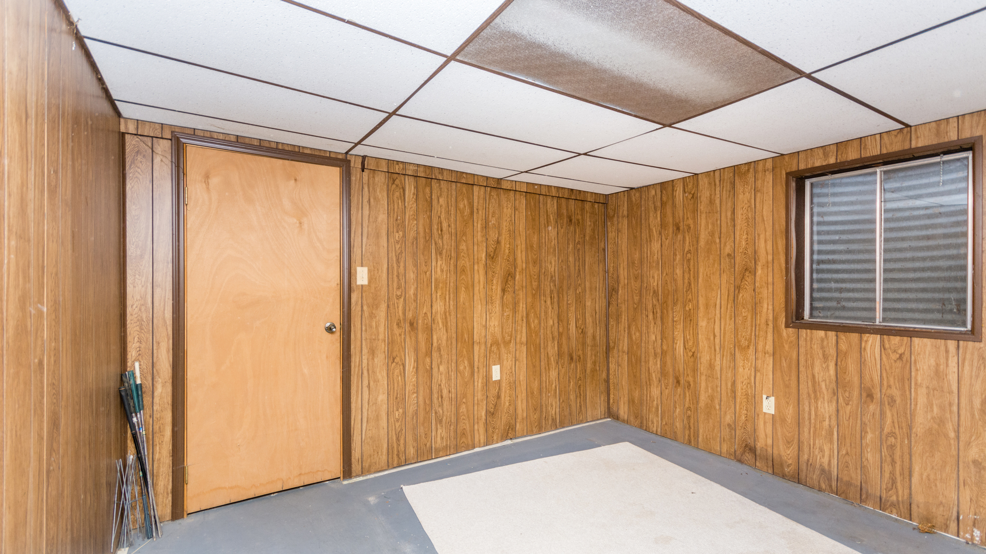 10205 South Springfield Avenue Chicago, IL 60655 - Photo 30 of 34 a view of a small room