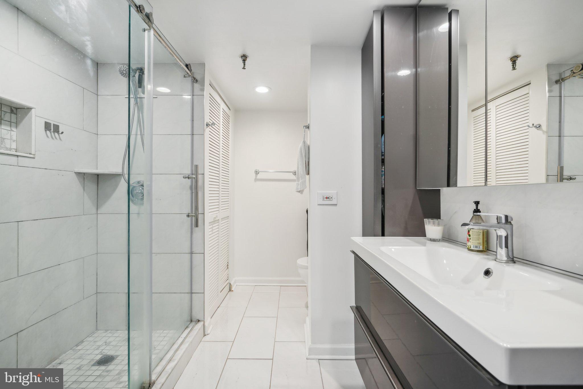 2001 Hamilton Street, Unit 1501 Philadelphia, PA 19130 - Photo 12 of 35