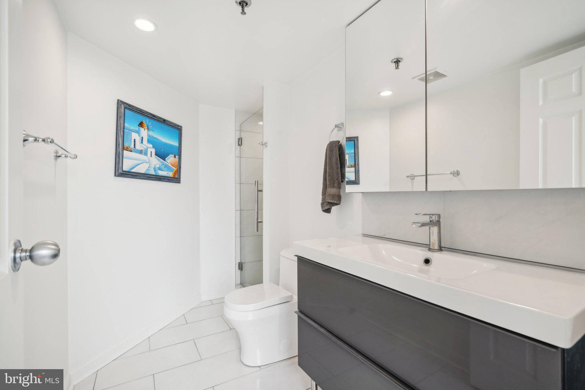 2001 Hamilton Street, Unit 1501 Philadelphia, PA 19130 - Photo 17 of 35