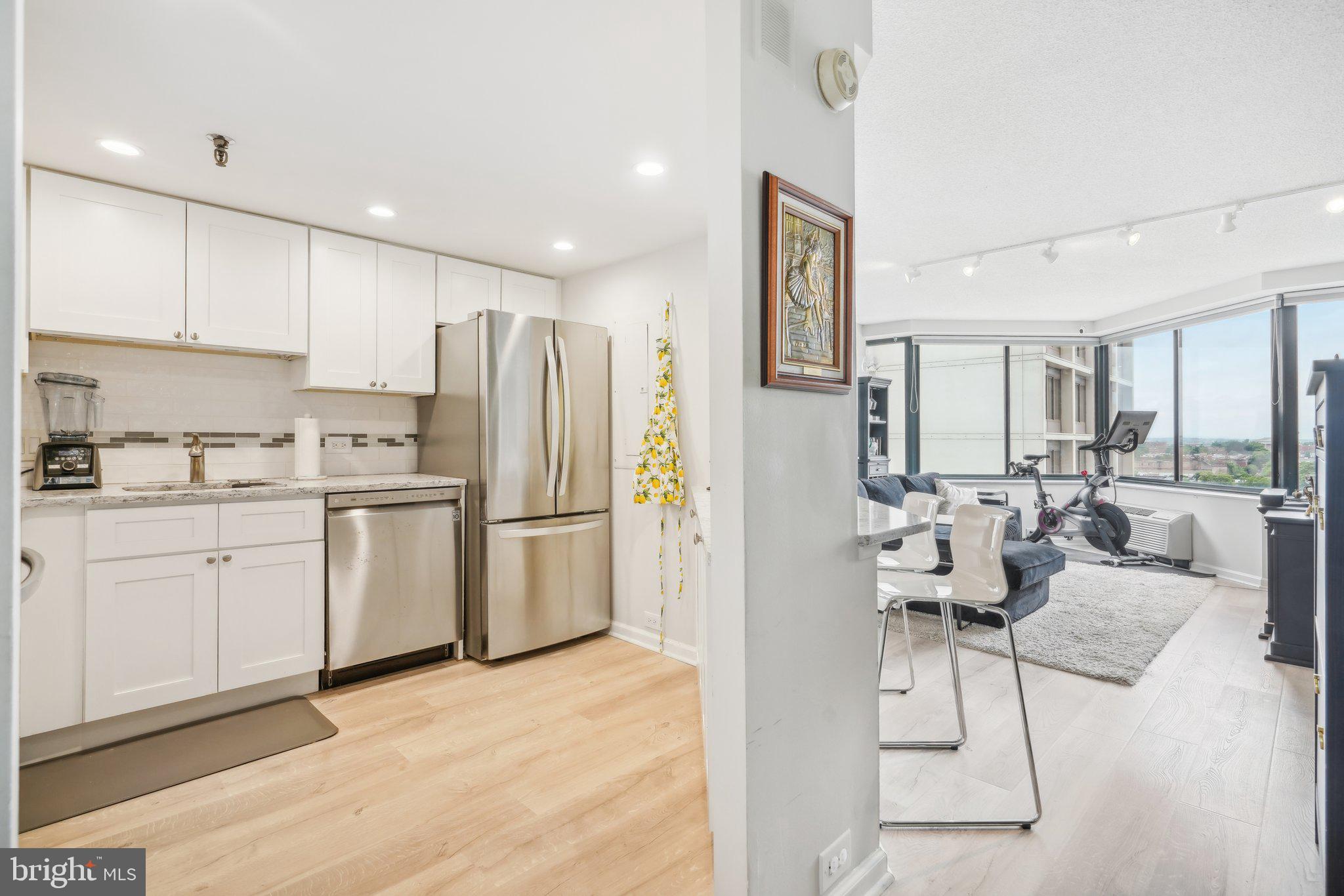 2001 Hamilton Street, Unit 1501 Philadelphia, PA 19130 - Photo 2 of 35