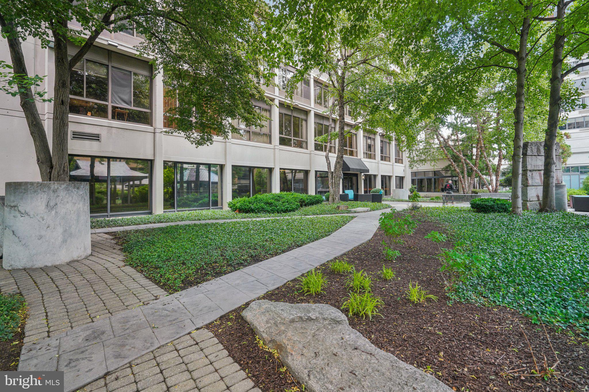 2001 Hamilton Street, Unit 1501 Philadelphia, PA 19130 - Photo 22 of 35