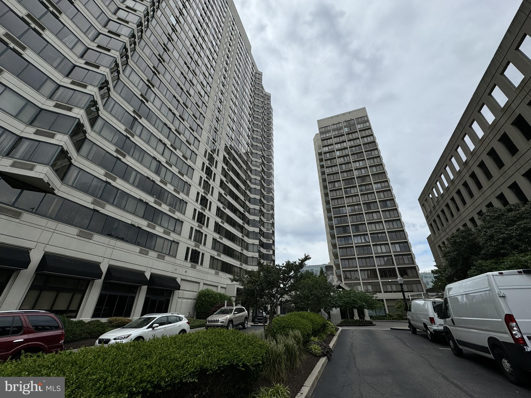 2001 Hamilton Street, Unit 1501 Philadelphia, PA 19130 - Photo 26 of 35