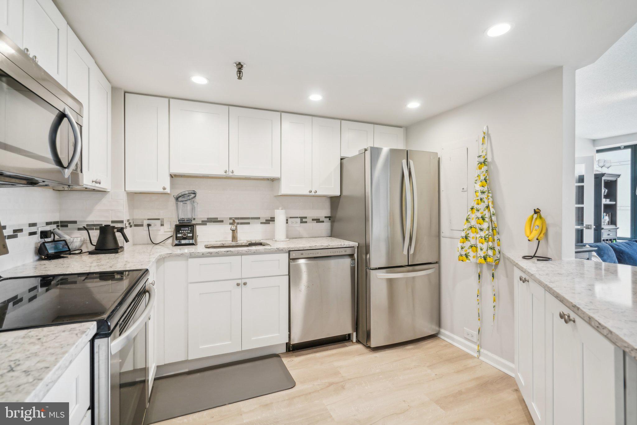 2001 Hamilton Street, Unit 1501 Philadelphia, PA 19130 - Photo 3 of 35
