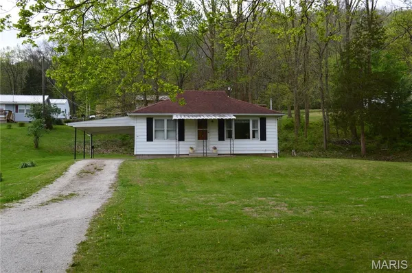 $60,000 | 350 South St Louis Avenue, Kampsville, IL 62053