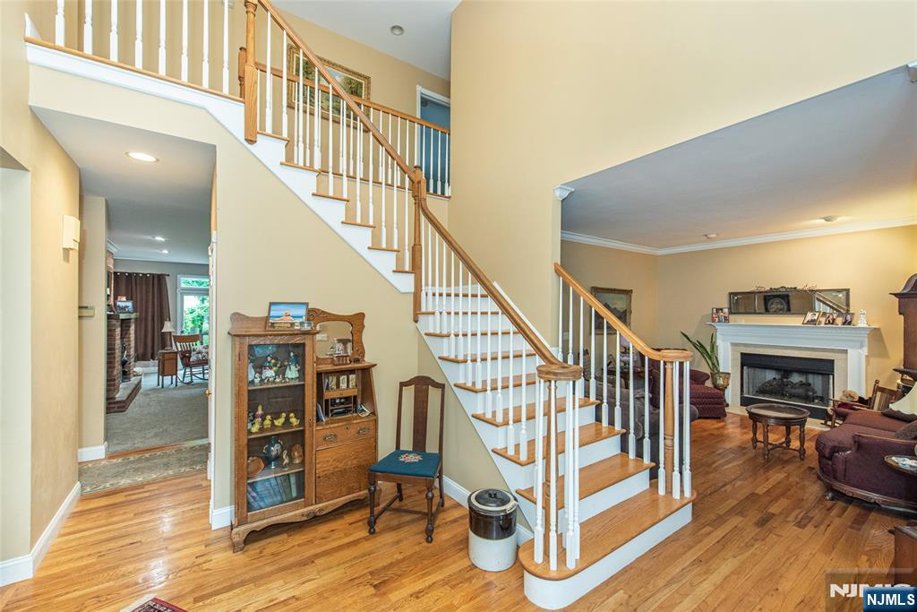 37 Thomas Wayne, NJ 07470 - Photo 3 of 32