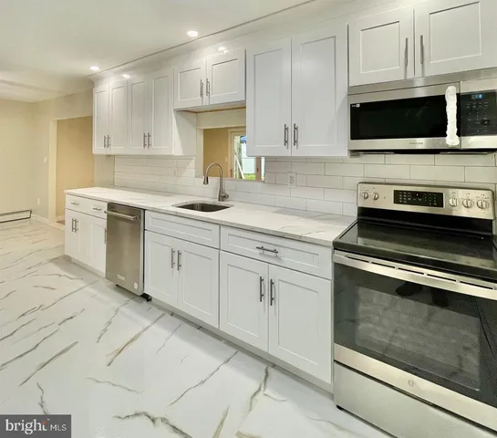 $3,000 | 249 Center Street, Little Egg Harbor, NJ 08087