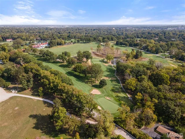 $1,349,000 | 10 Upper Barnes Road, Ladue, MO 63124