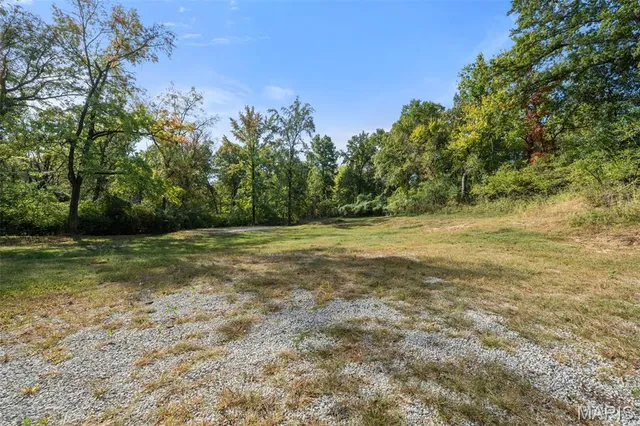 $1,349,000 | 10 Upper Barnes Road, Ladue, MO 63124